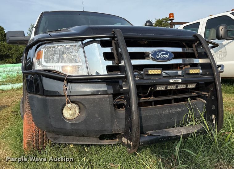image for item EM0660 2010 Ford Expedition XLT SUV