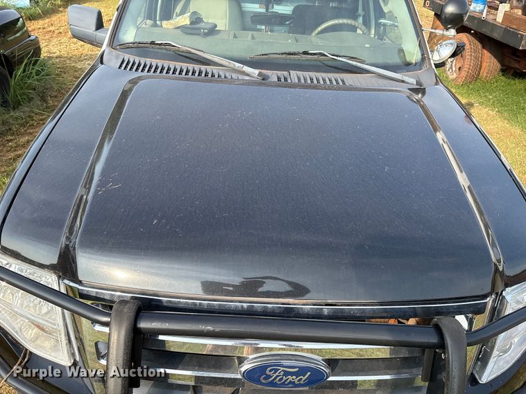 image for item EM0660 2010 Ford Expedition XLT SUV