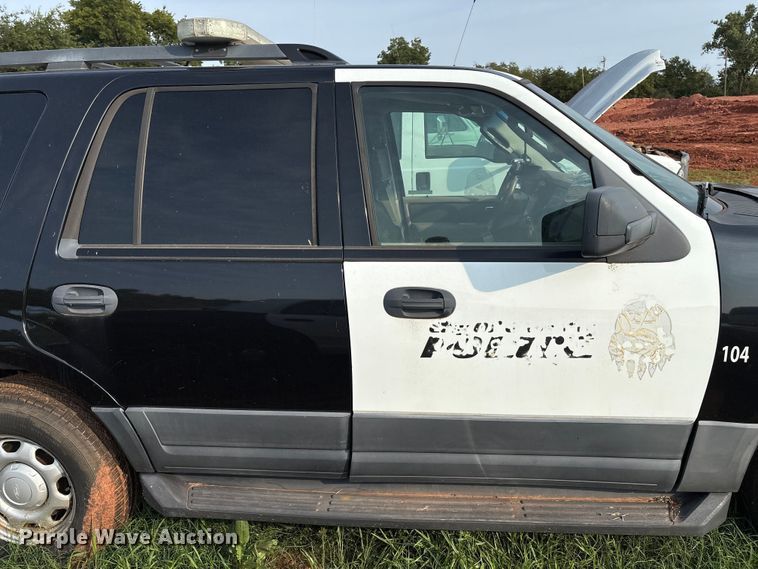 image for item EM0660 2010 Ford Expedition XLT SUV