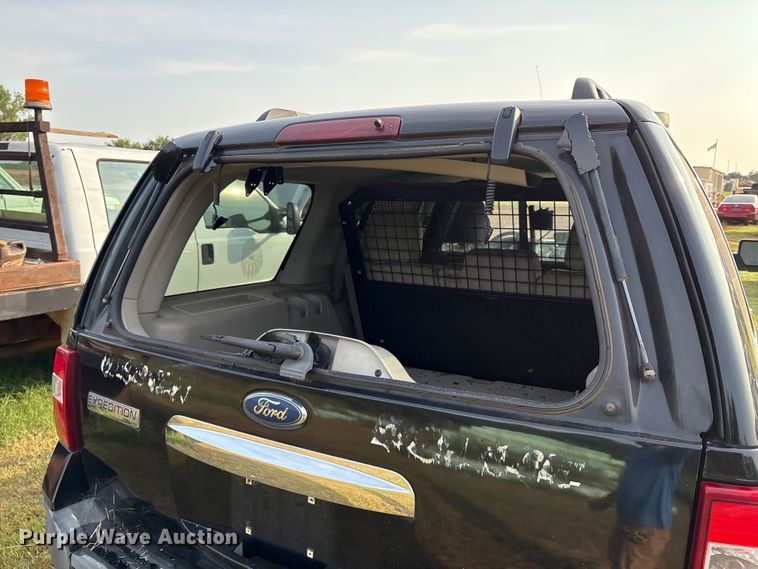 image for item EM0660 2010 Ford Expedition XLT SUV