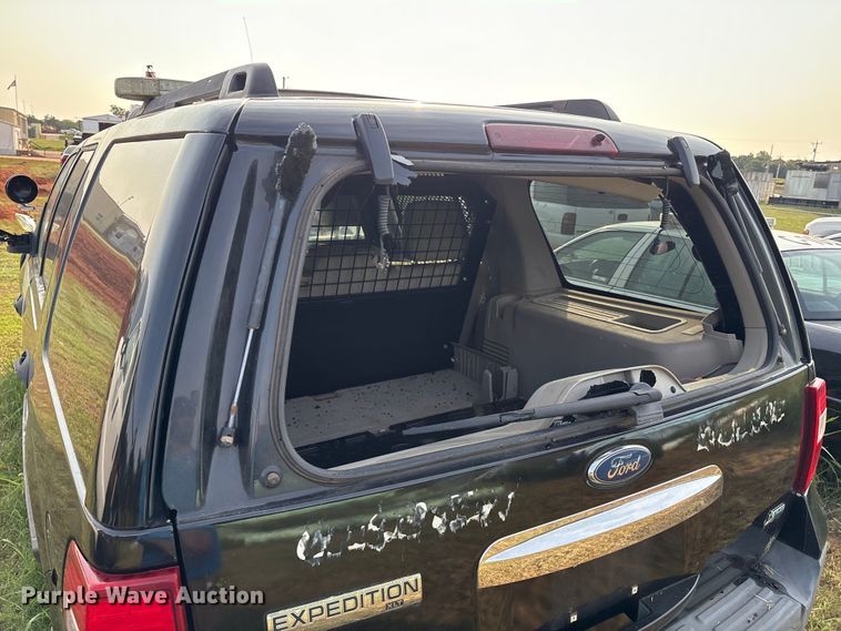 image for item EM0660 2010 Ford Expedition XLT SUV