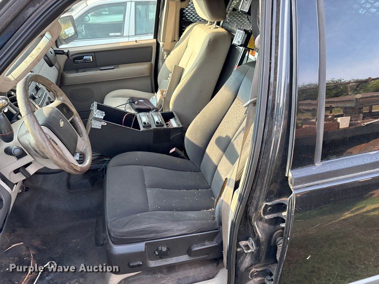image for item EM0660 2010 Ford Expedition XLT SUV
