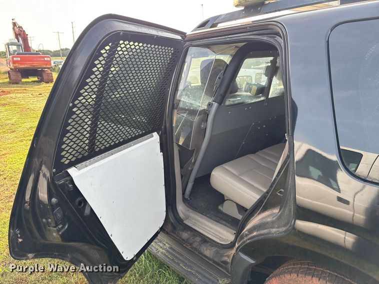 image for item EM0660 2010 Ford Expedition XLT SUV