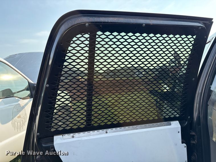 image for item EM0660 2010 Ford Expedition XLT SUV