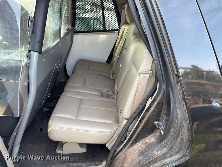 image for item EM0660 2010 Ford Expedition XLT SUV