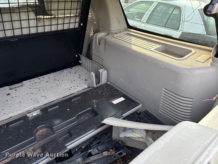 image for item EM0660 2010 Ford Expedition XLT SUV