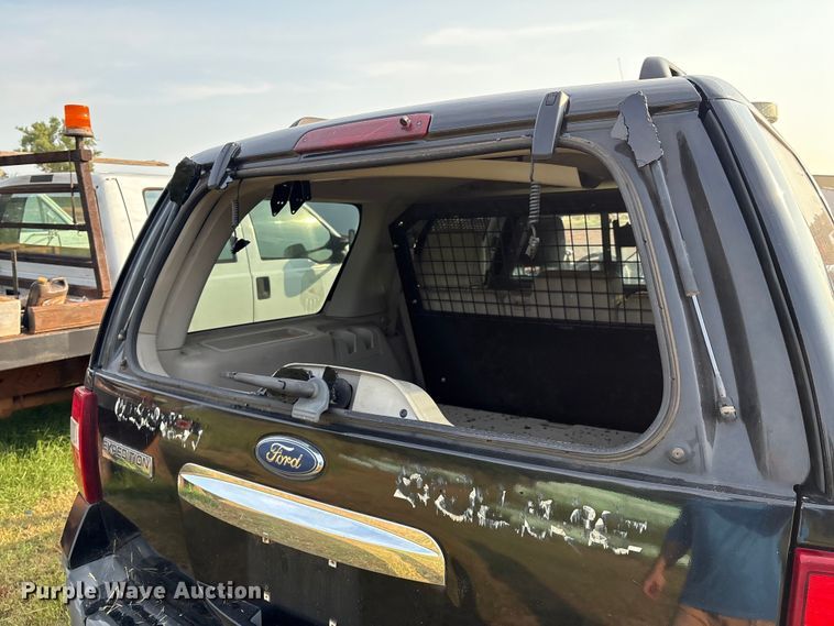 image for item EM0660 2010 Ford Expedition XLT SUV