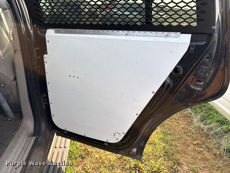 image for item EM0660 2010 Ford Expedition XLT SUV