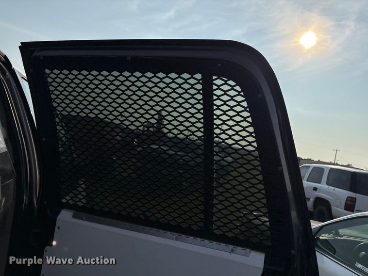 image for item EM0660 2010 Ford Expedition XLT SUV