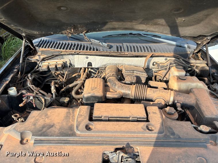 image for item EM0660 2010 Ford Expedition XLT SUV