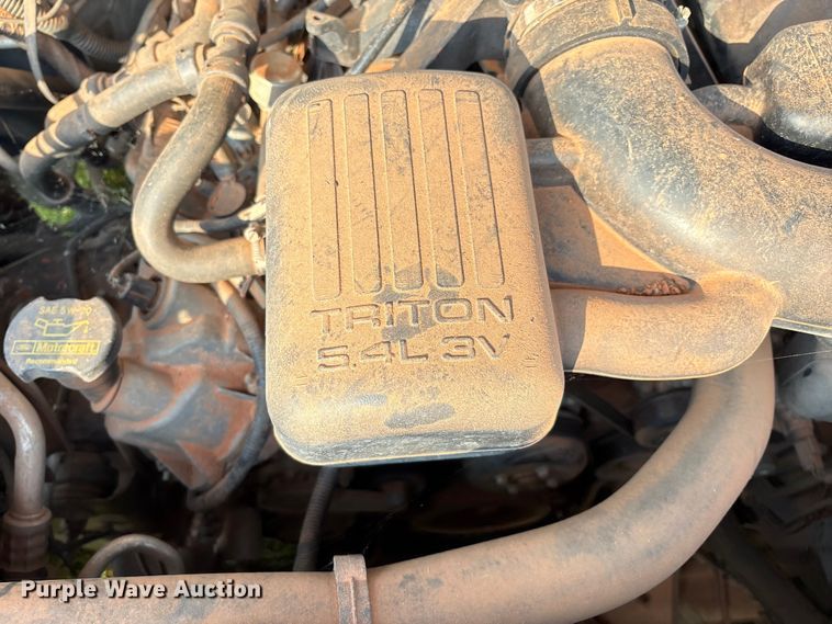 image for item EM0660 2010 Ford Expedition XLT SUV