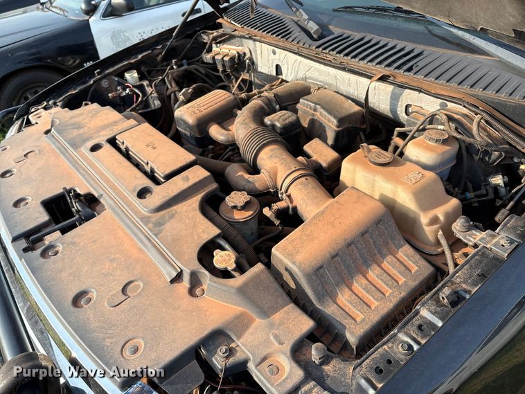 image for item EM0660 2010 Ford Expedition XLT SUV