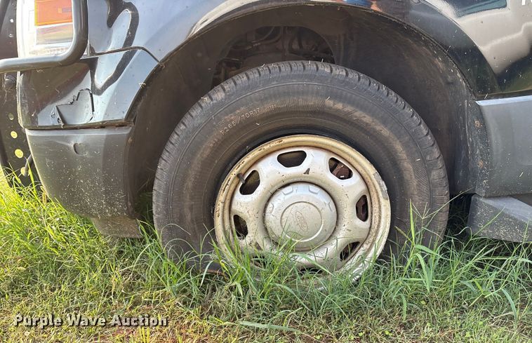 image for item EM0660 2010 Ford Expedition XLT SUV