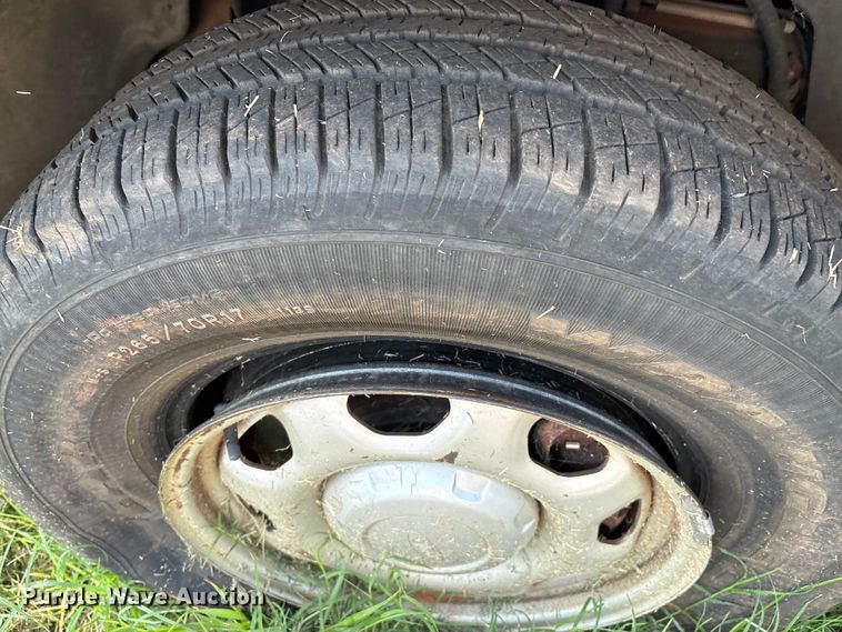 image for item EM0660 2010 Ford Expedition XLT SUV