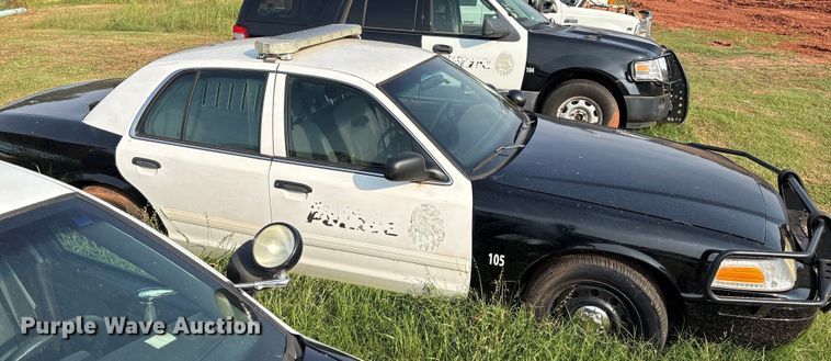 image for item EM0661 2010 Ford Crown Victoria Police Interceptor 