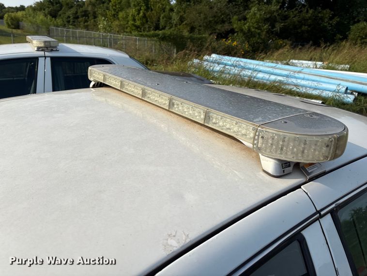 image for item EM0661 2010 Ford Crown Victoria Police Interceptor 