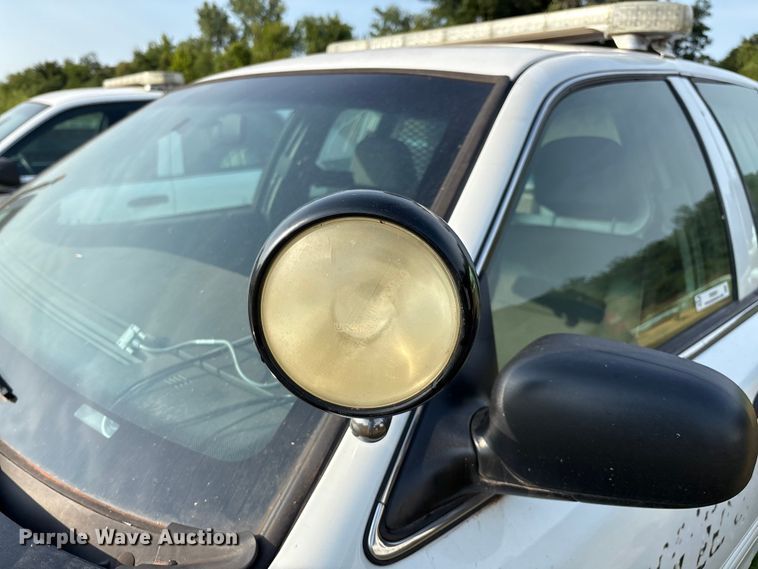 image for item EM0661 2010 Ford Crown Victoria Police Interceptor 