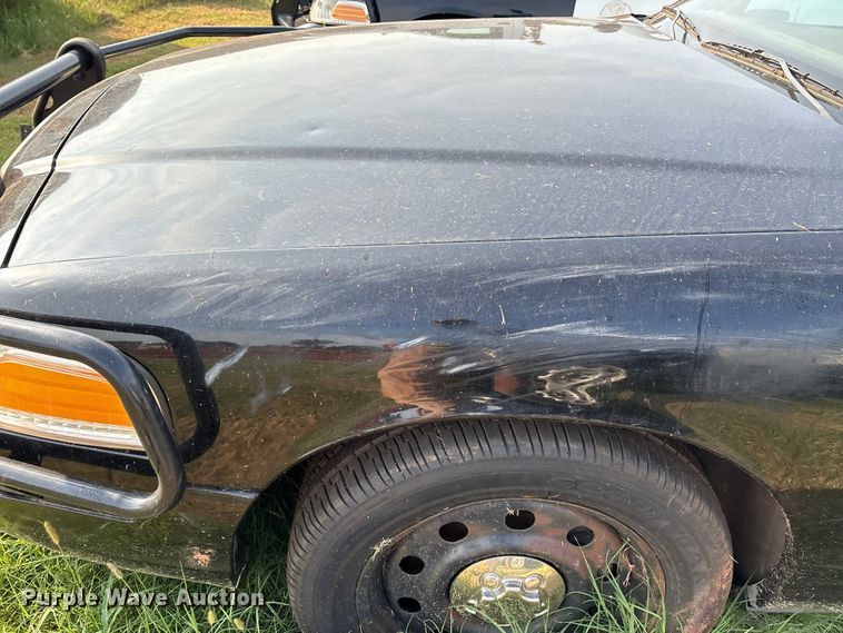 image for item EM0661 2010 Ford Crown Victoria Police Interceptor 