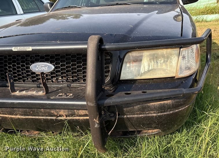 image for item EM0661 2010 Ford Crown Victoria Police Interceptor 