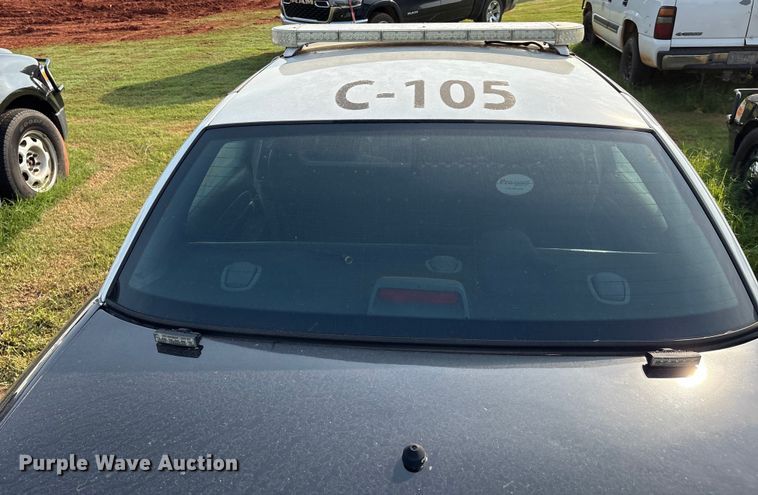 image for item EM0661 2010 Ford Crown Victoria Police Interceptor 