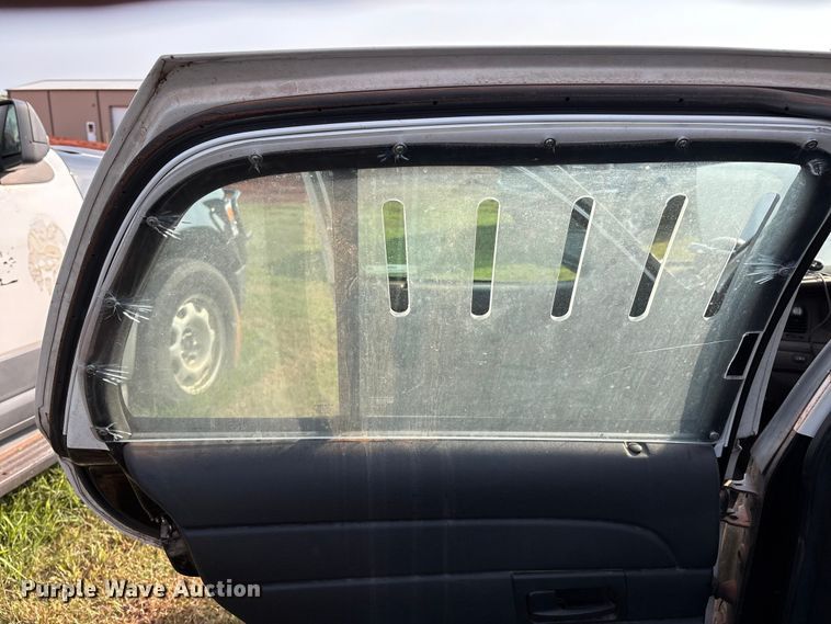 image for item EM0661 2010 Ford Crown Victoria Police Interceptor 