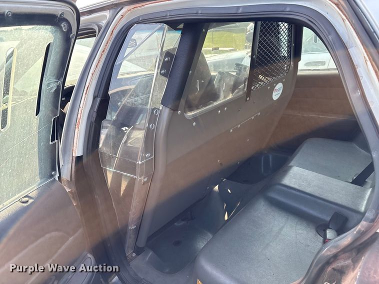 image for item EM0661 2010 Ford Crown Victoria Police Interceptor 