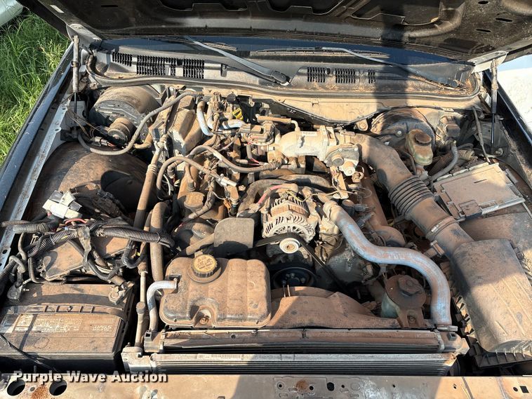 image for item EM0661 2010 Ford Crown Victoria Police Interceptor 