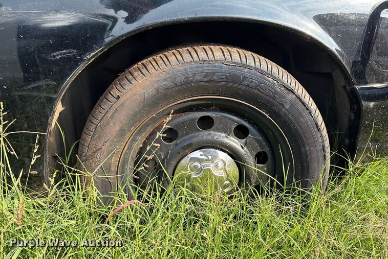 image for item EM0661 2010 Ford Crown Victoria Police Interceptor 