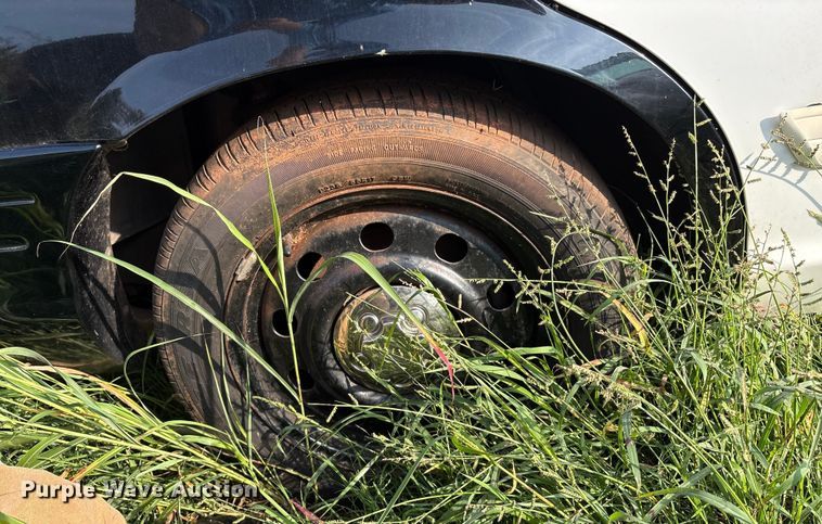 image for item EM0661 2010 Ford Crown Victoria Police Interceptor 