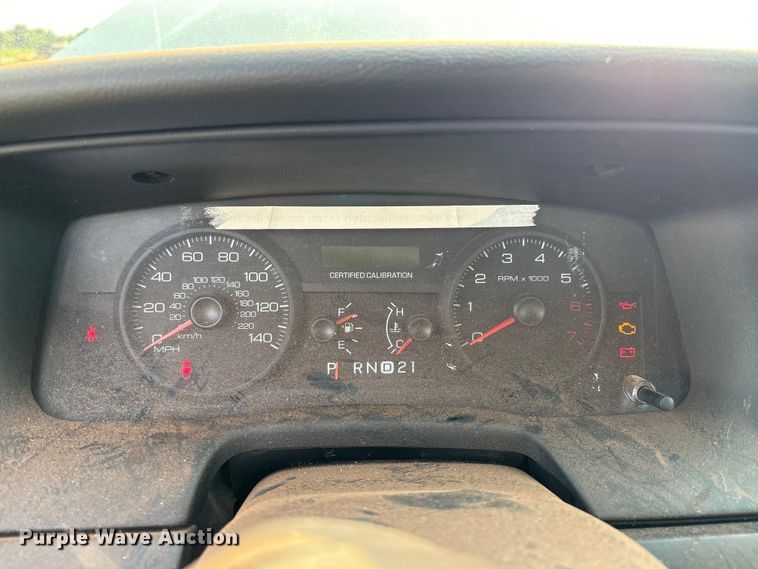 image for item EM0661 2010 Ford Crown Victoria Police Interceptor 