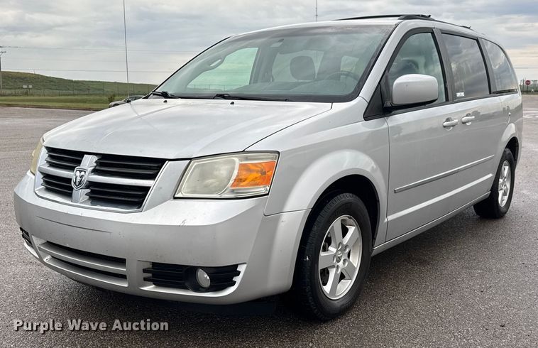 image for item EM8163 2010 Dodge Grand Caravan SXT van