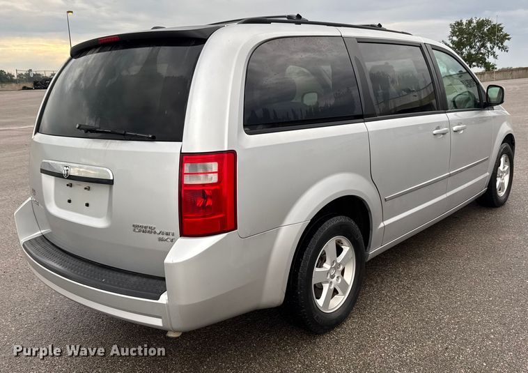 image for item EM8163 2010 Dodge Grand Caravan SXT van