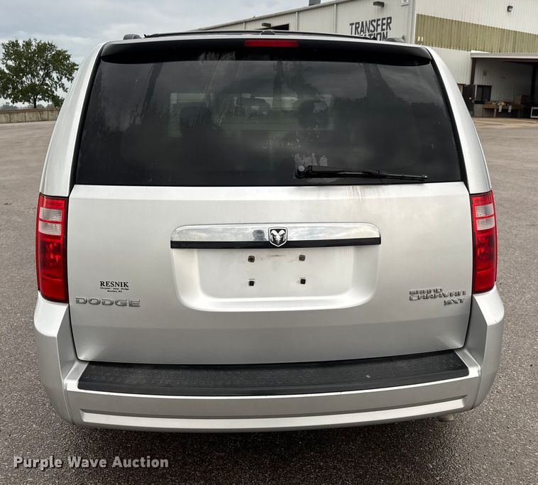 image for item EM8163 2010 Dodge Grand Caravan SXT van