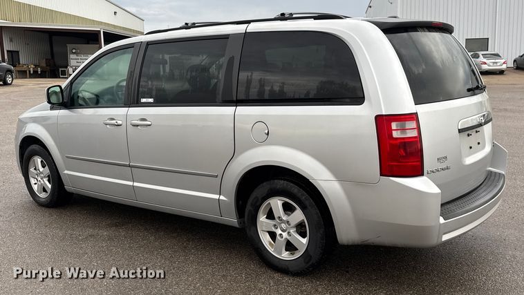 image for item EM8163 2010 Dodge Grand Caravan SXT van