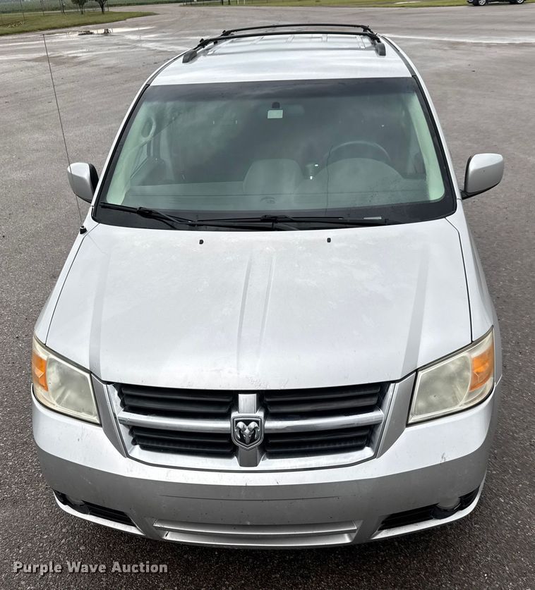 image for item EM8163 2010 Dodge Grand Caravan SXT van