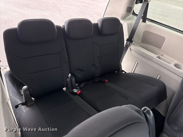 image for item EM8163 2010 Dodge Grand Caravan SXT van