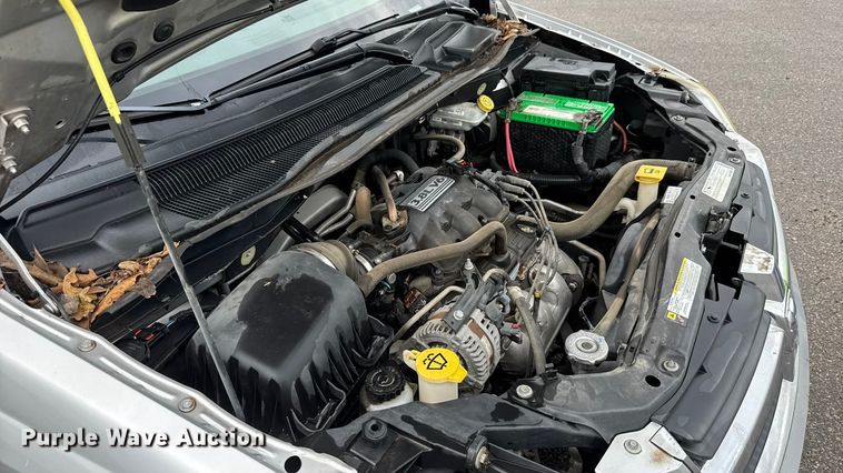 image for item EM8163 2010 Dodge Grand Caravan SXT van