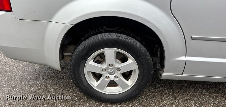 image for item EM8163 2010 Dodge Grand Caravan SXT van