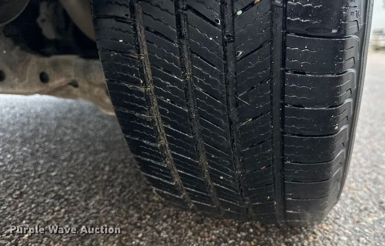 image for item EM8163 2010 Dodge Grand Caravan SXT van