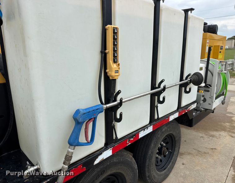 image for item EM8167 2022 Vermeer MC573 SDT  vacuum excavator