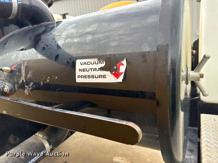 image for item EM8167 2022 Vermeer MC573 SDT  vacuum excavator