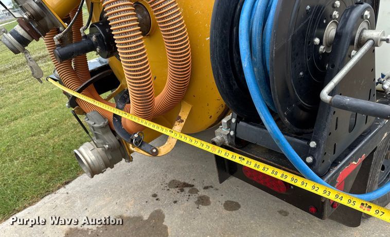 image for item EM8167 2022 Vermeer MC573 SDT  vacuum excavator