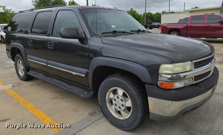 image for item EN8019 2003 Chevrolet Suburban 1500 SUV
