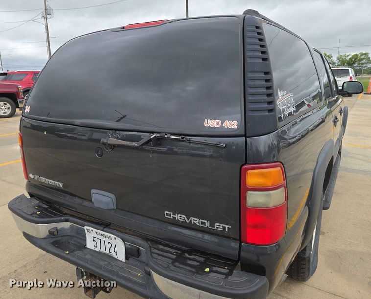 image for item EN8019 2003 Chevrolet Suburban 1500 SUV
