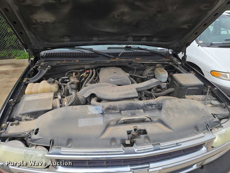 image for item EN8019 2003 Chevrolet Suburban 1500 SUV