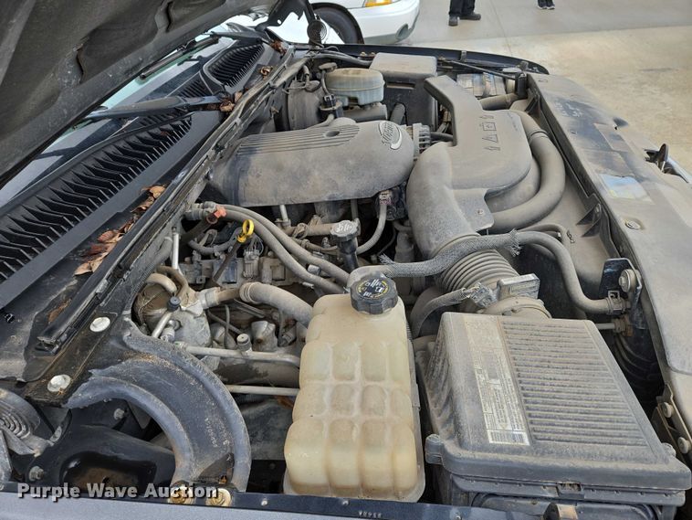 image for item EN8019 2003 Chevrolet Suburban 1500 SUV