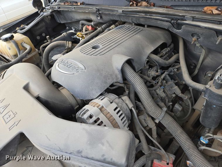 image for item EN8019 2003 Chevrolet Suburban 1500 SUV