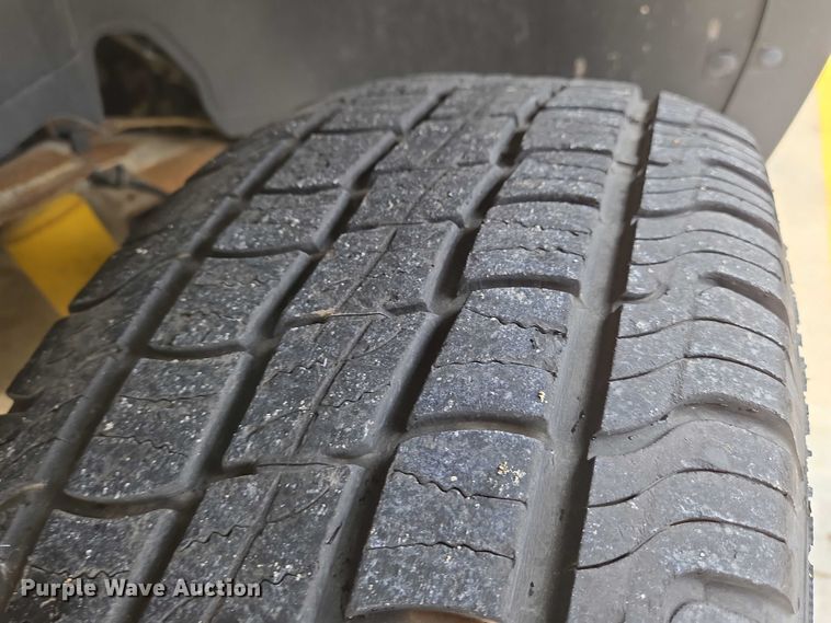 image for item EN8019 2003 Chevrolet Suburban 1500 SUV