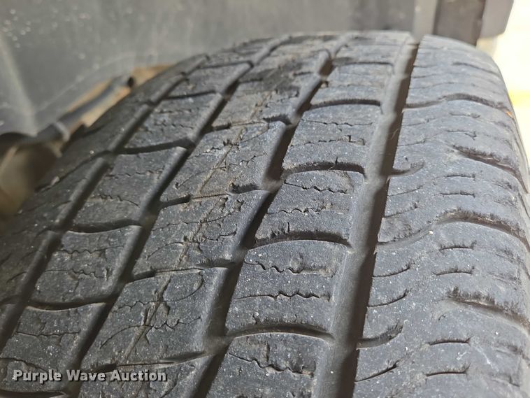 image for item EN8019 2003 Chevrolet Suburban 1500 SUV