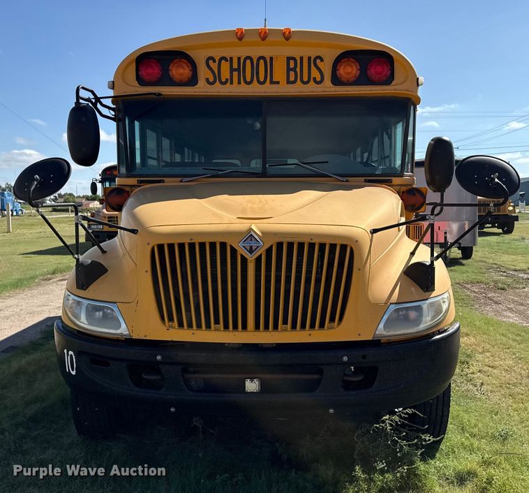 image for item EP0647 2005 Blue Bird school bus